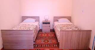 Отели типа «постель и завтрак» Guest House Armina Ехегнадзор Стандартный двухместный номер с 1 кроватью или 2 отдельными кроватями и видом на сад-13